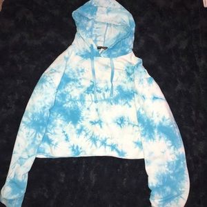 Blue tie dye croptop.